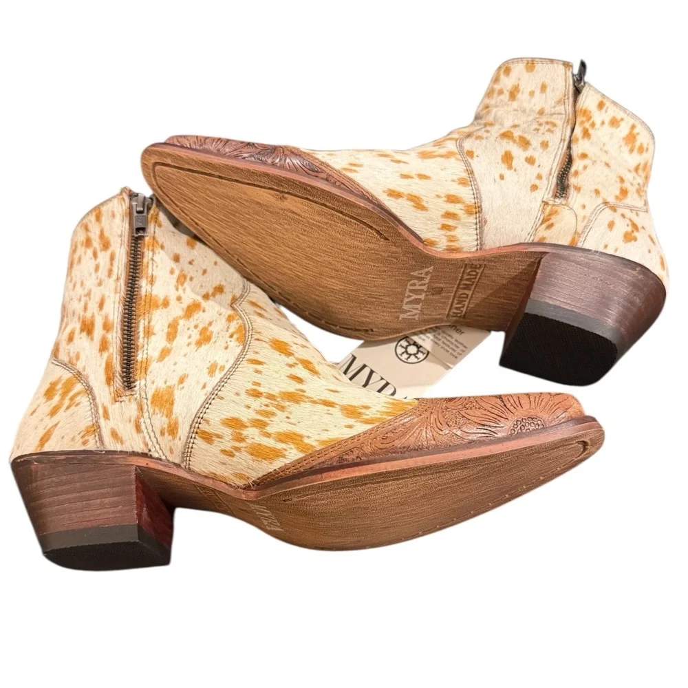 NEW Southwestern Myra Bag Leather CowHair Gold White Women’s Size 10 Ankle Boots